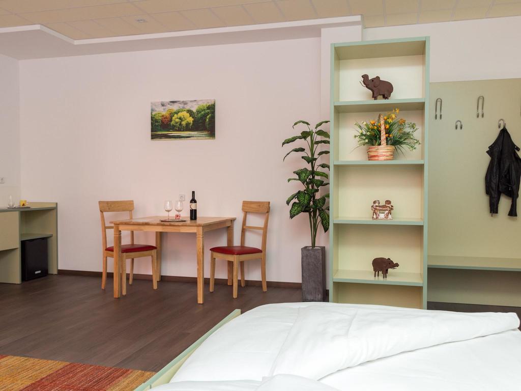 Winrooms "Hotel&Appartement" Wiener Neustadt Exterior foto