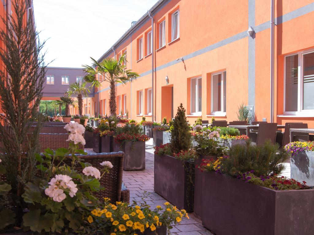 Winrooms "Hotel&Appartement" Wiener Neustadt Exterior foto